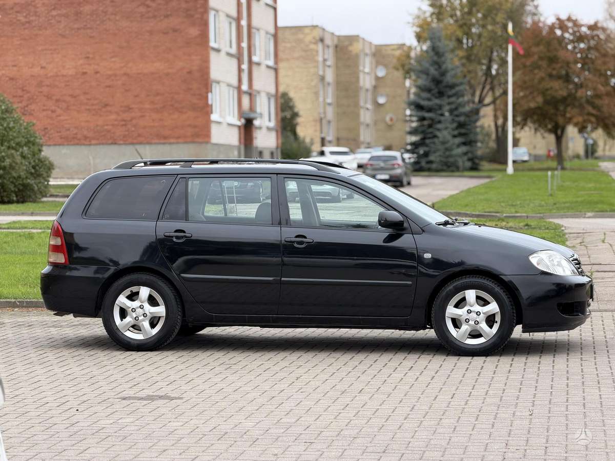 Toyota Corolla 2005 — engine 1400 cm³, 90 HP (66kW)