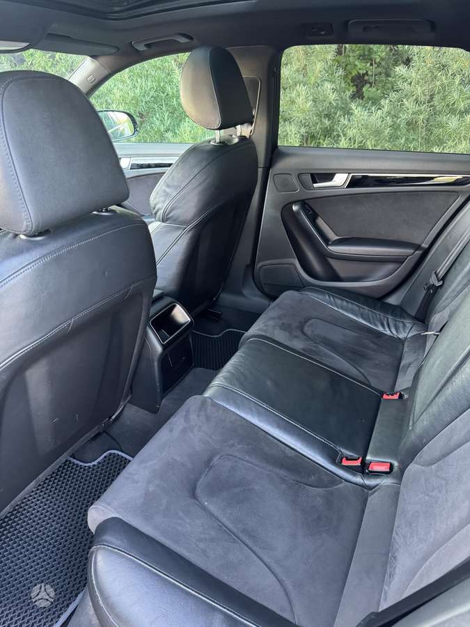 Audi A4 2010 — photo 10