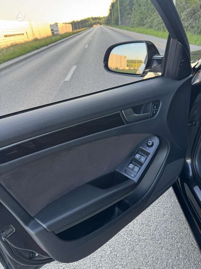 Audi A4 2010 — photo 12