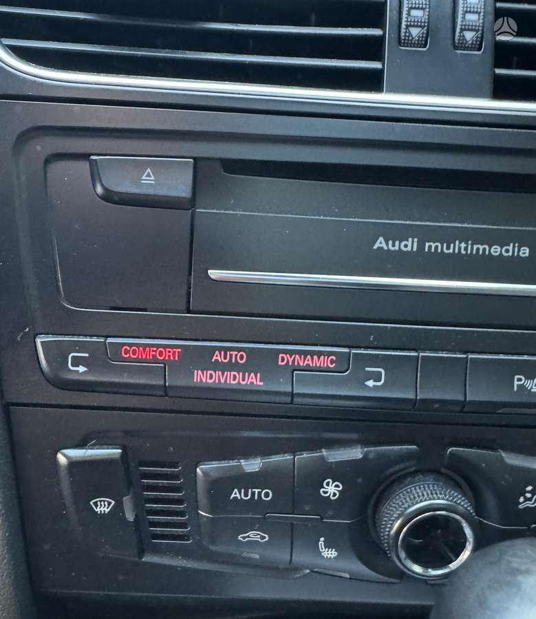 Audi A4 2010 — photo 15