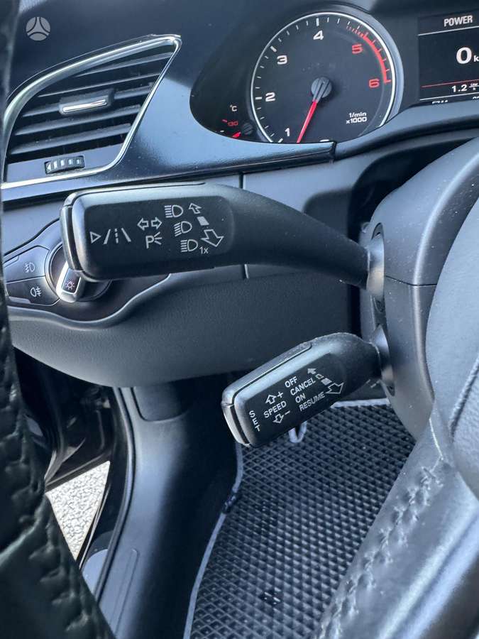 Audi A4 2010 — photo 16