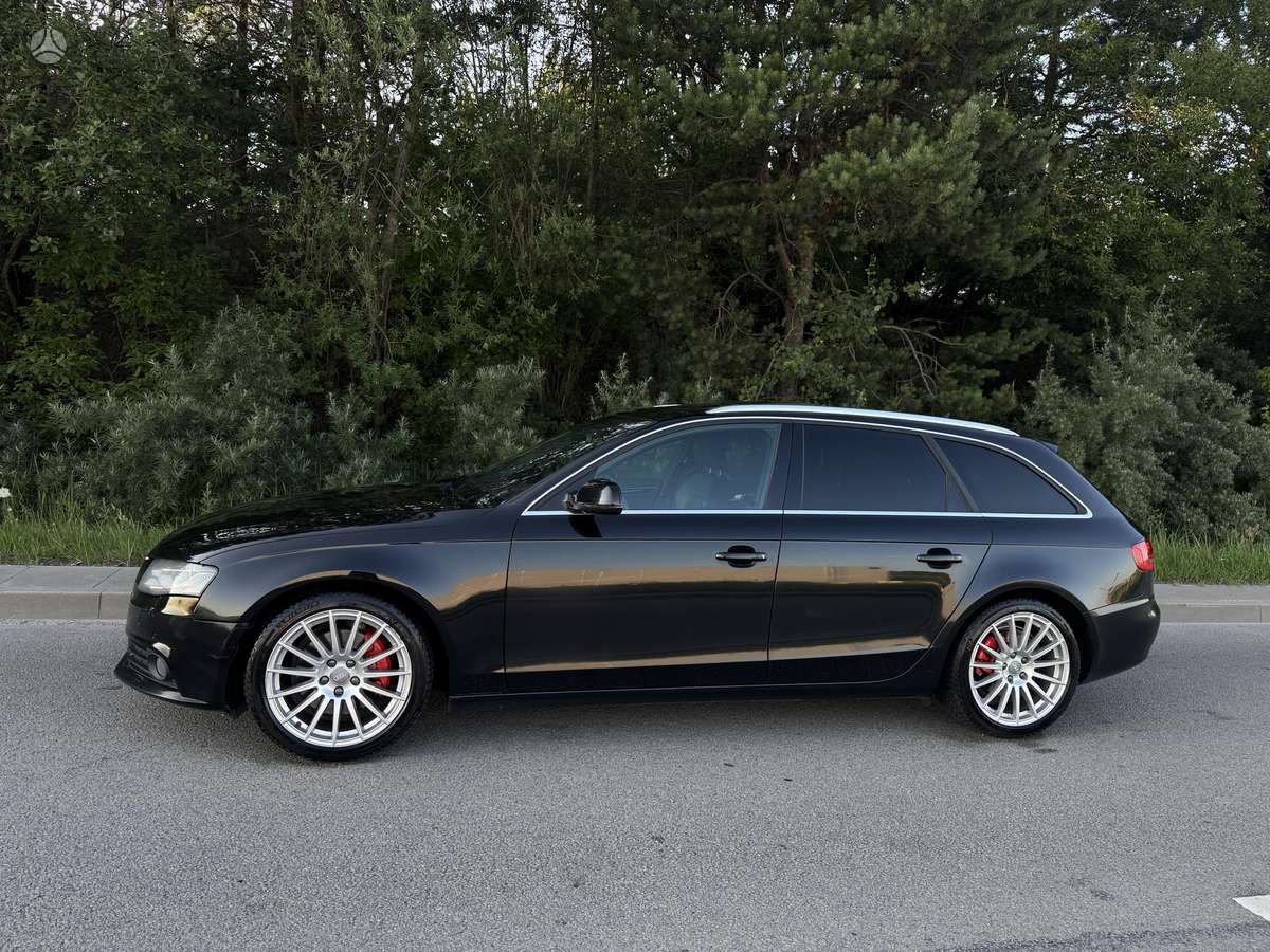 Audi A4 2010 — rear view