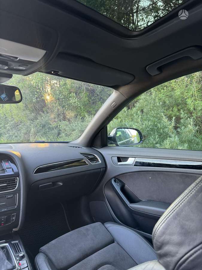 Audi A4 2010 — photo 9