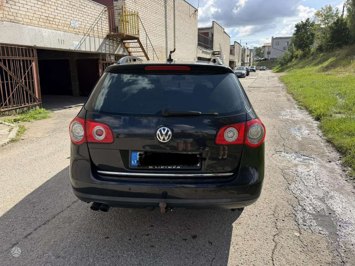 Volkswagen Passat 2008 — rear view