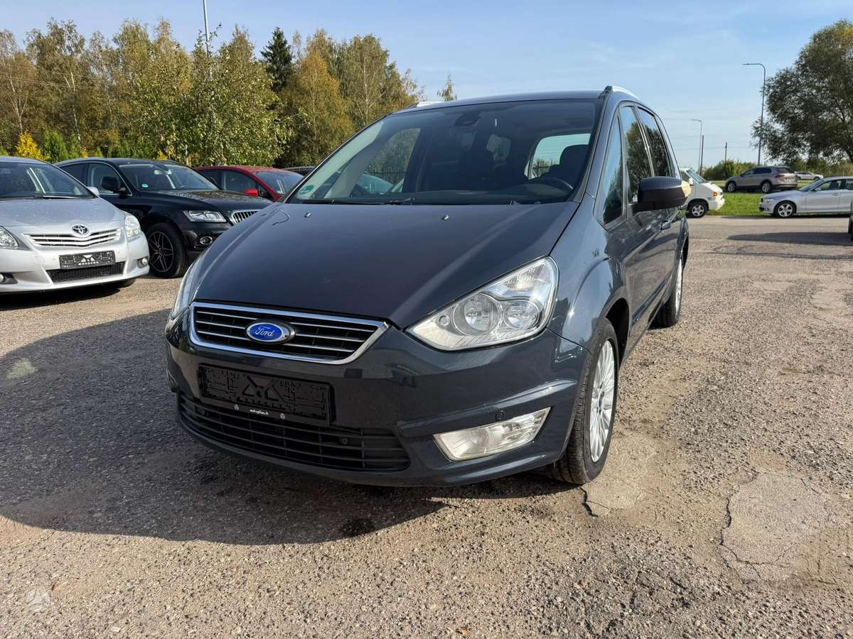 Ford Galaxy 2011 — вигляд ззаду