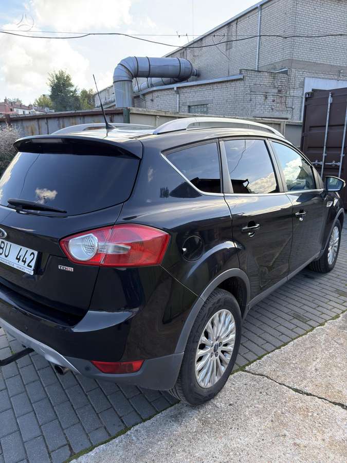 Ford Kuga 2011 — interior