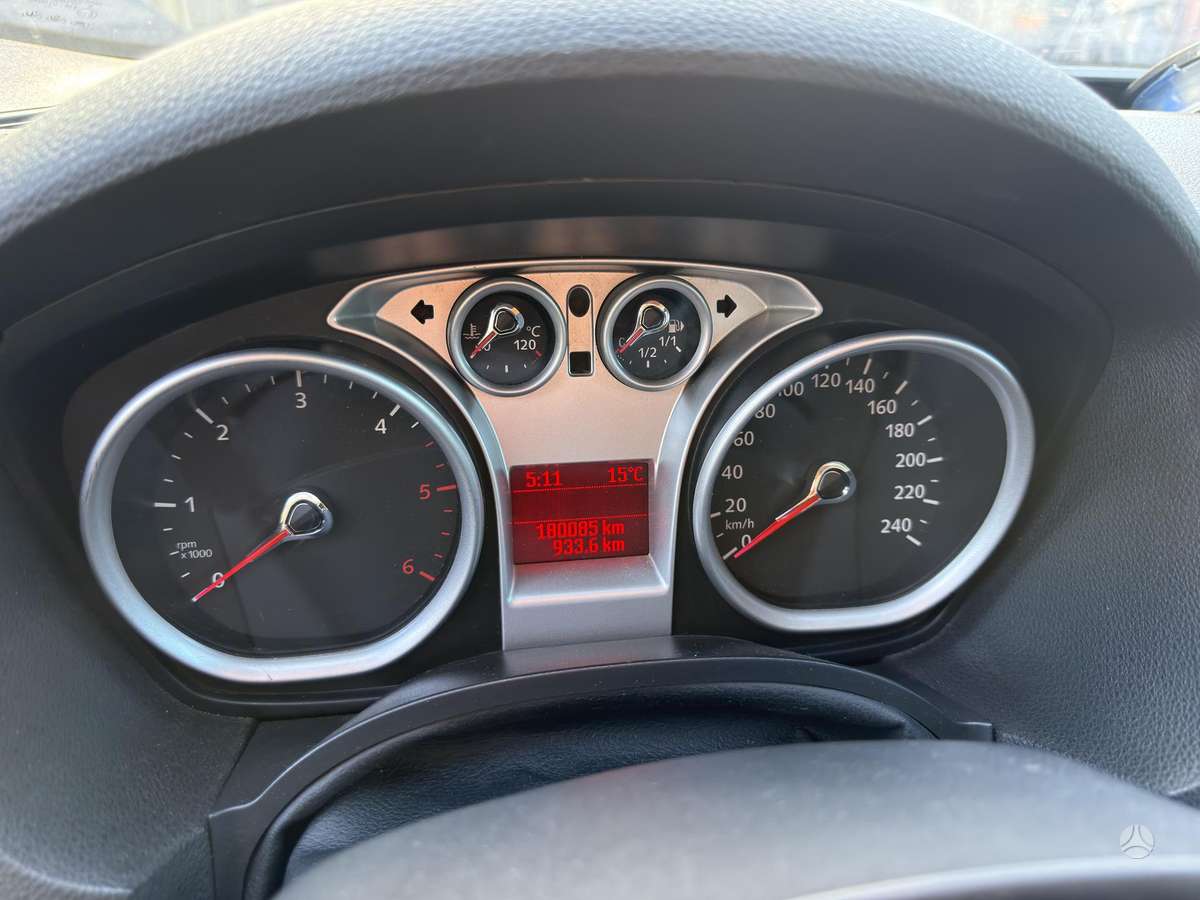 Ford Kuga 2011 — photo 8