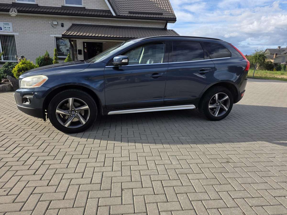 Volvo XC60 2009 — двигун 2400 cm³, 175 HP (129kW)