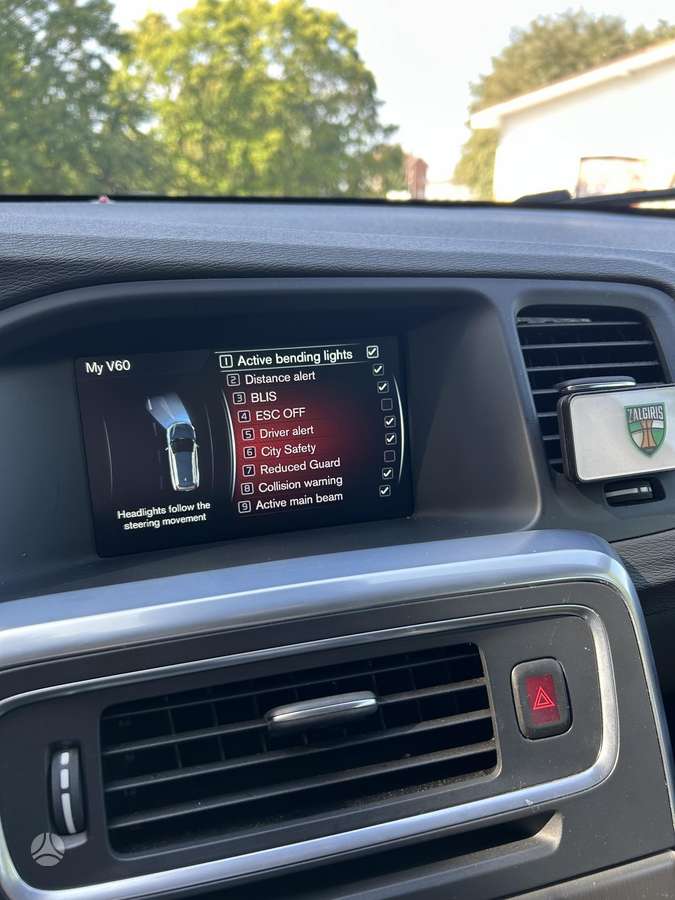 Volvo V60 2014 — photo 11