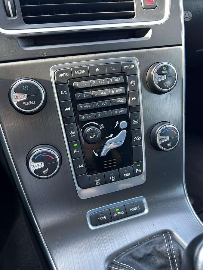 Volvo V60 2014 — photo 12