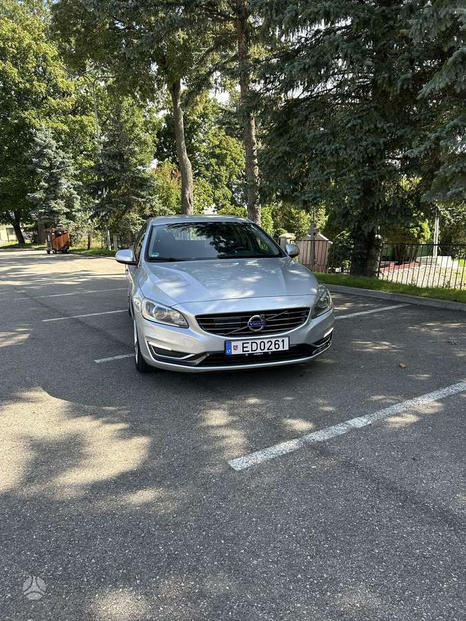Volvo V60 2014 — rear view