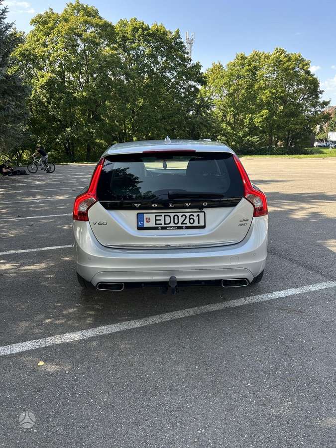 Volvo V60 2014 — engine 2400 cm³, 280 HP (206kW)