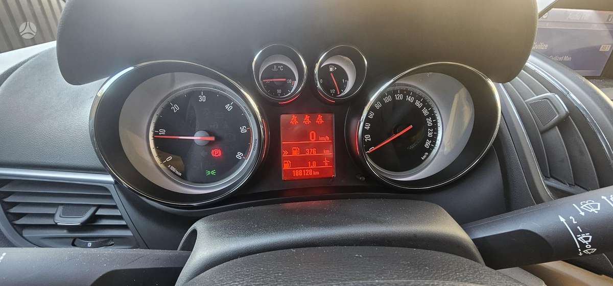 Opel Zafira 2013 — engine 1956 cm³, 165 HP (121kW)