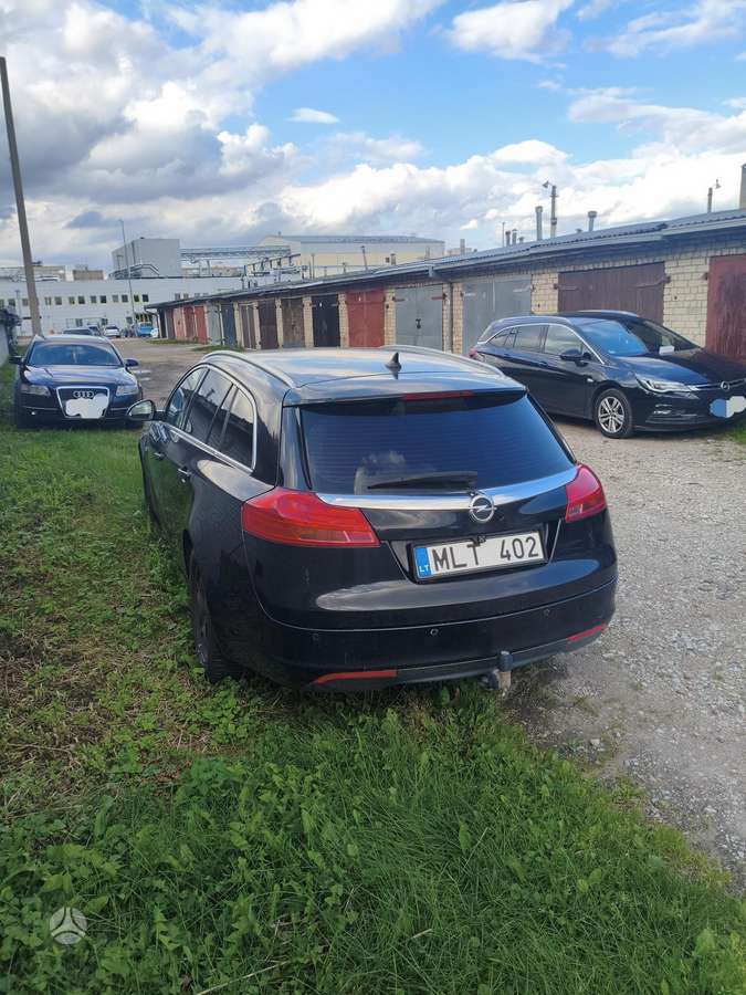 Opel Insignia 2009 — engine 2000 cm³, 131 HP (96kW)