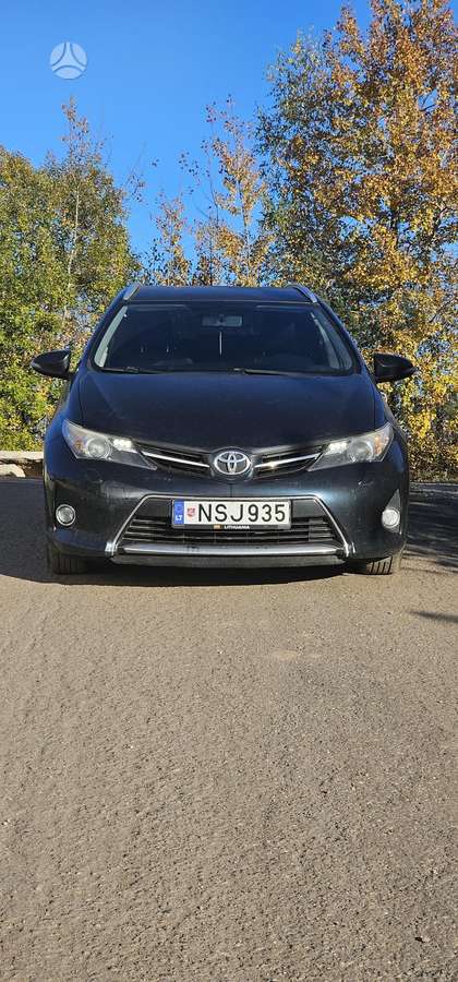 Toyota Auris 2014 — rear view