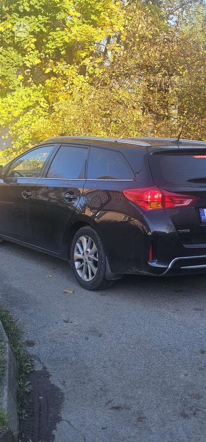 Toyota Auris 2014 — engine 1598 cm³, 132 HP (97kW)