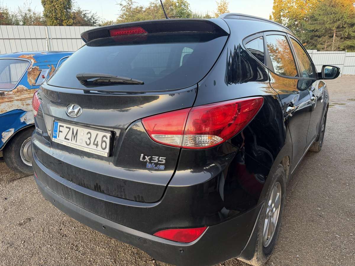 Hyundai ix35 2012 — engine 1685 cm³, 116 HP (85kW)