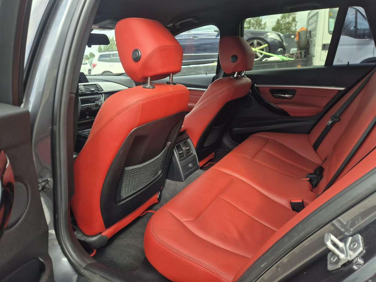 BMW 320 2015 — photo 9