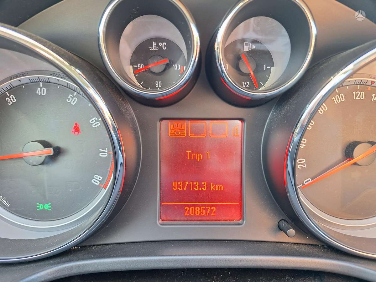 Opel Insignia 2009 — photo 8
