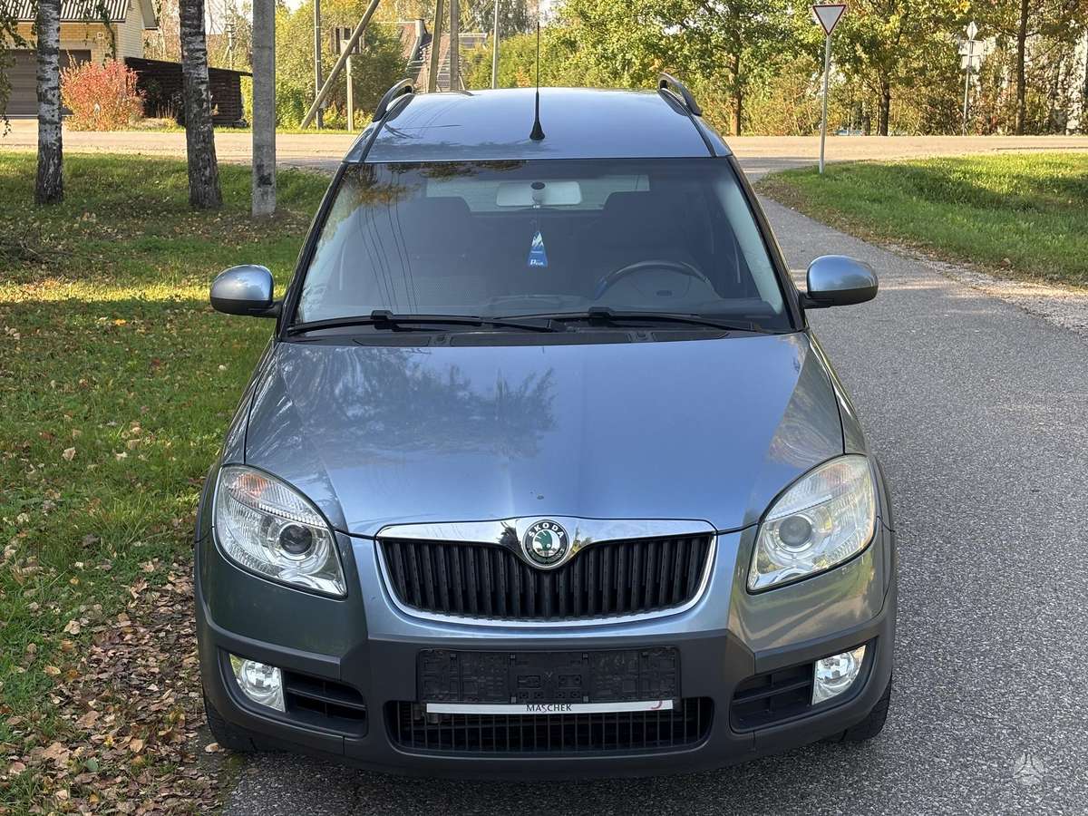 Skoda Roomster 2007 — вигляд ззаду