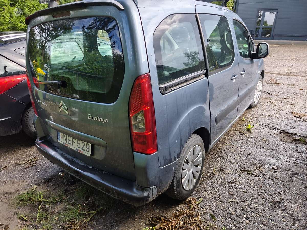 Citroen Berlingo 2013 — interior