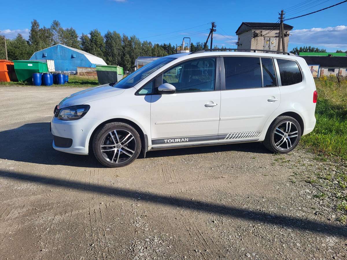 Volkswagen Touran 2014 — vehicle for AFU Ukraine