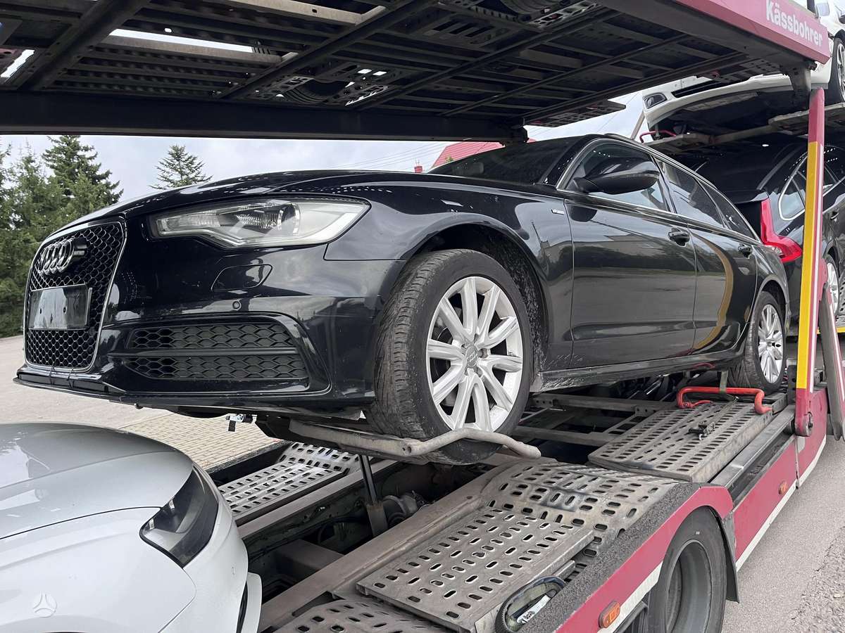 Audi A6 2012 — салон