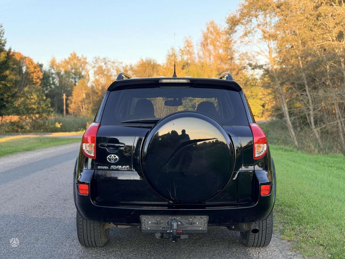 Toyota RAV4 2009 — photo 11