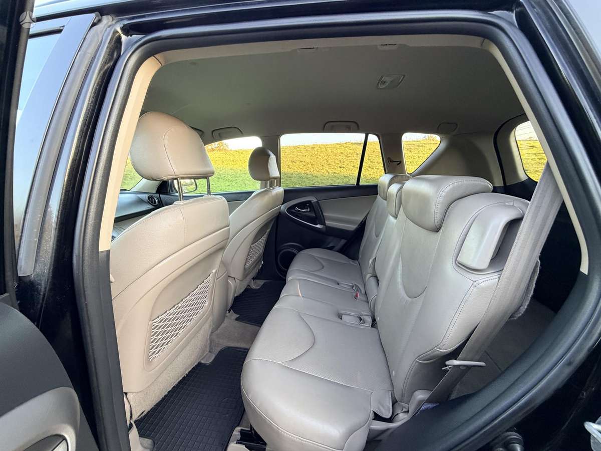 Toyota RAV4 2009 — photo 18