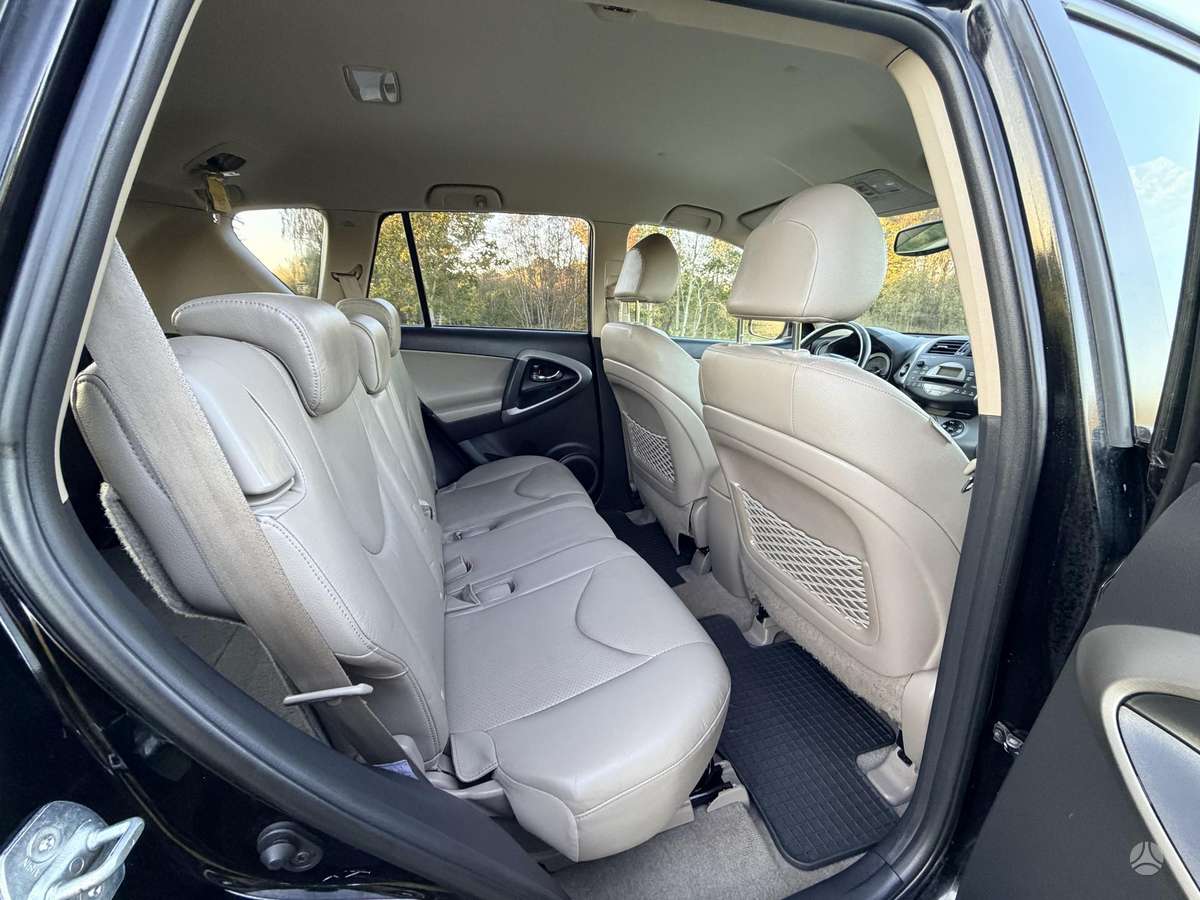 Toyota RAV4 2009 — photo 19