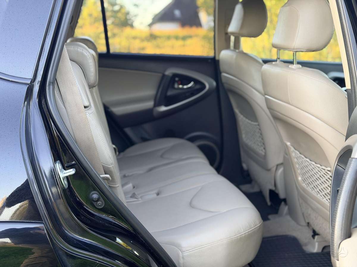 Toyota RAV4 2009 — photo 20