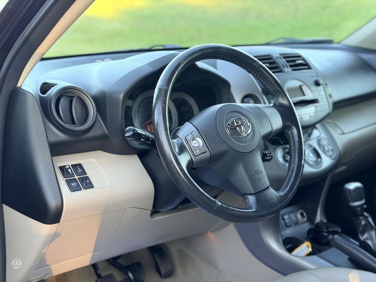Toyota RAV4 2009 — photo 22