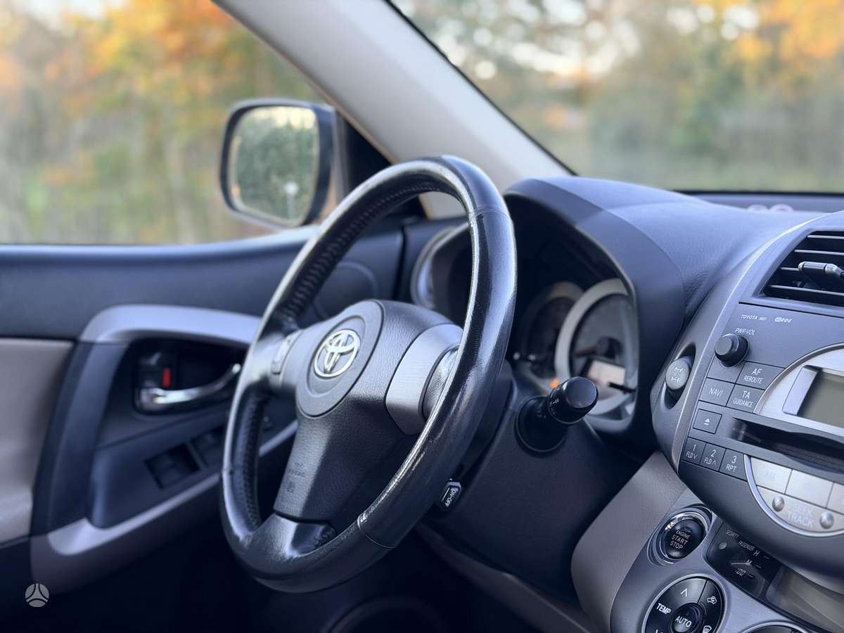 Toyota RAV4 2009 — photo 24