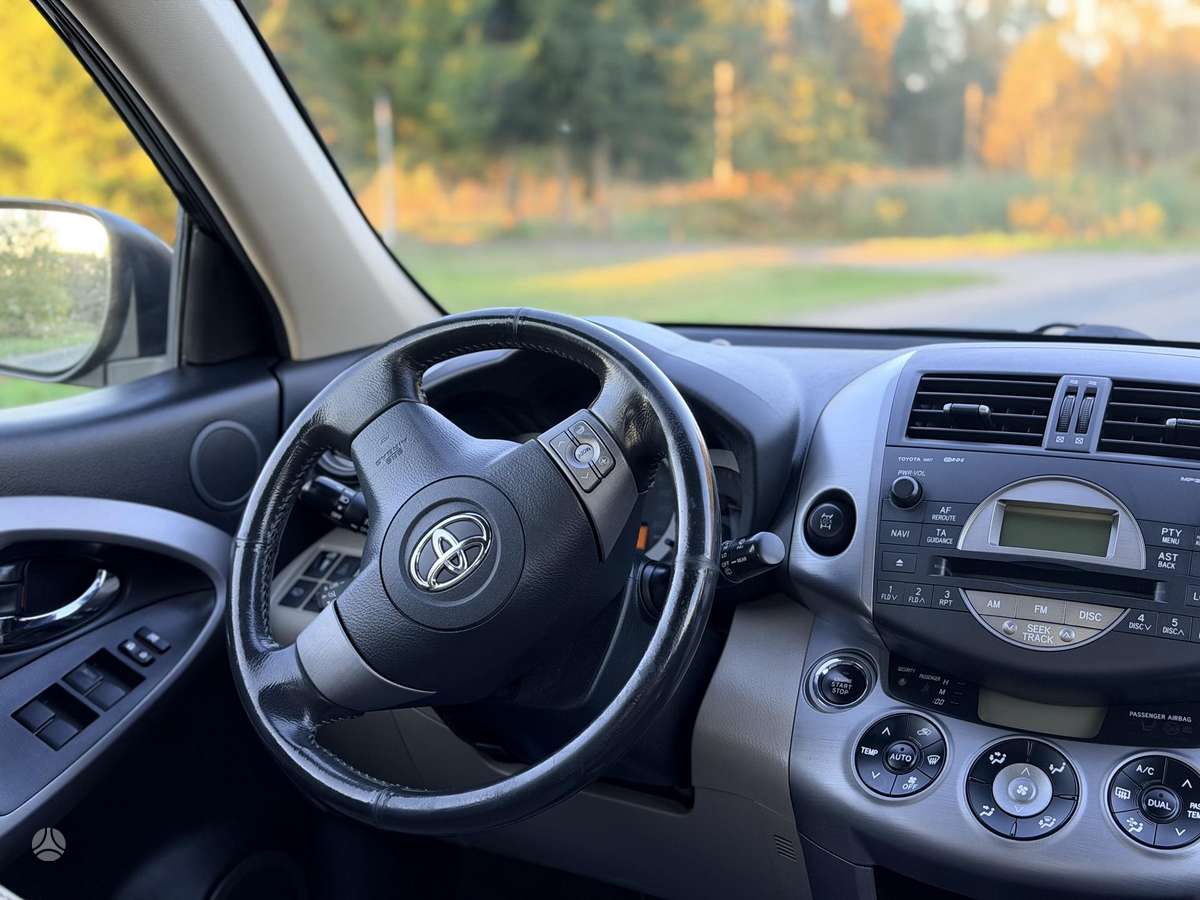 Toyota RAV4 2009 — photo 26