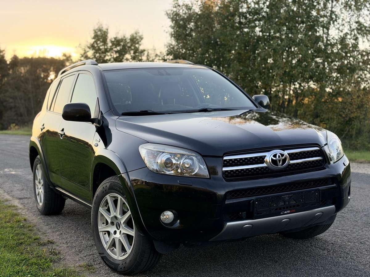 Toyota RAV4 2009 — interior