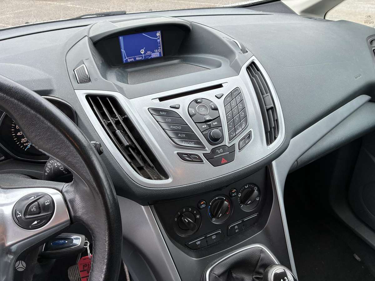 Ford Grand 2015 — фото 13