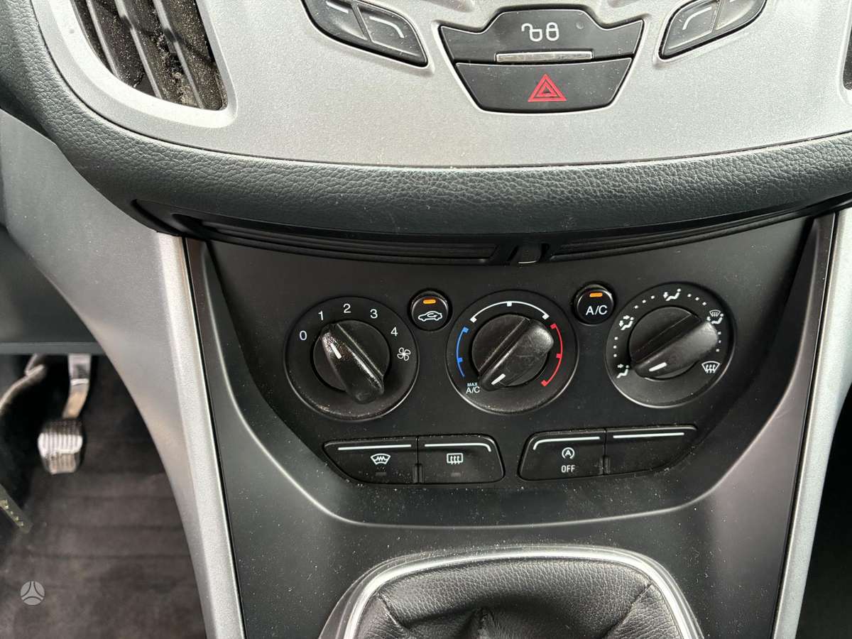 Ford Grand 2015 — фото 15