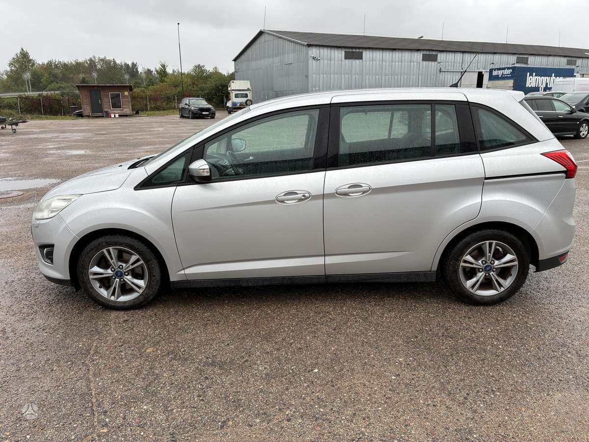Ford Grand 2015 — вигляд ззаду