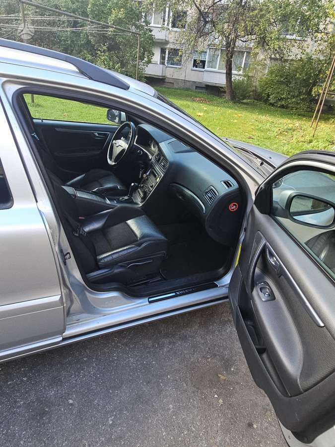 Volvo V70 2007 — engine 2400 cm³, 185 HP (136kW)