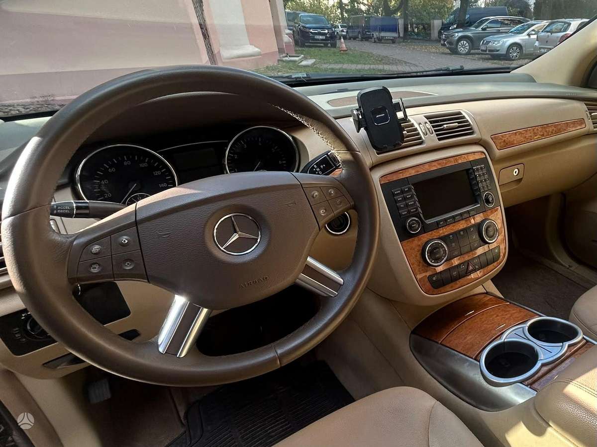 Mercedes-Benz R350 2008 — photo 11