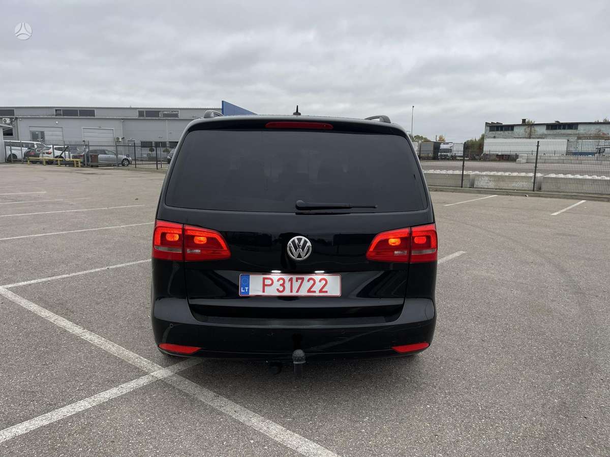 Volkswagen Touran 2011 — photo 6