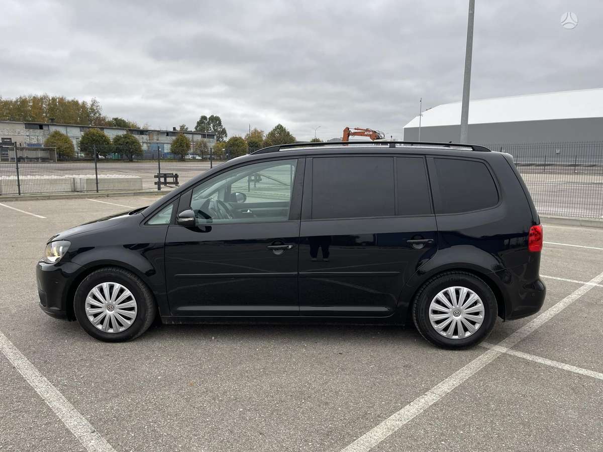 Volkswagen Touran 2011 — photo 9