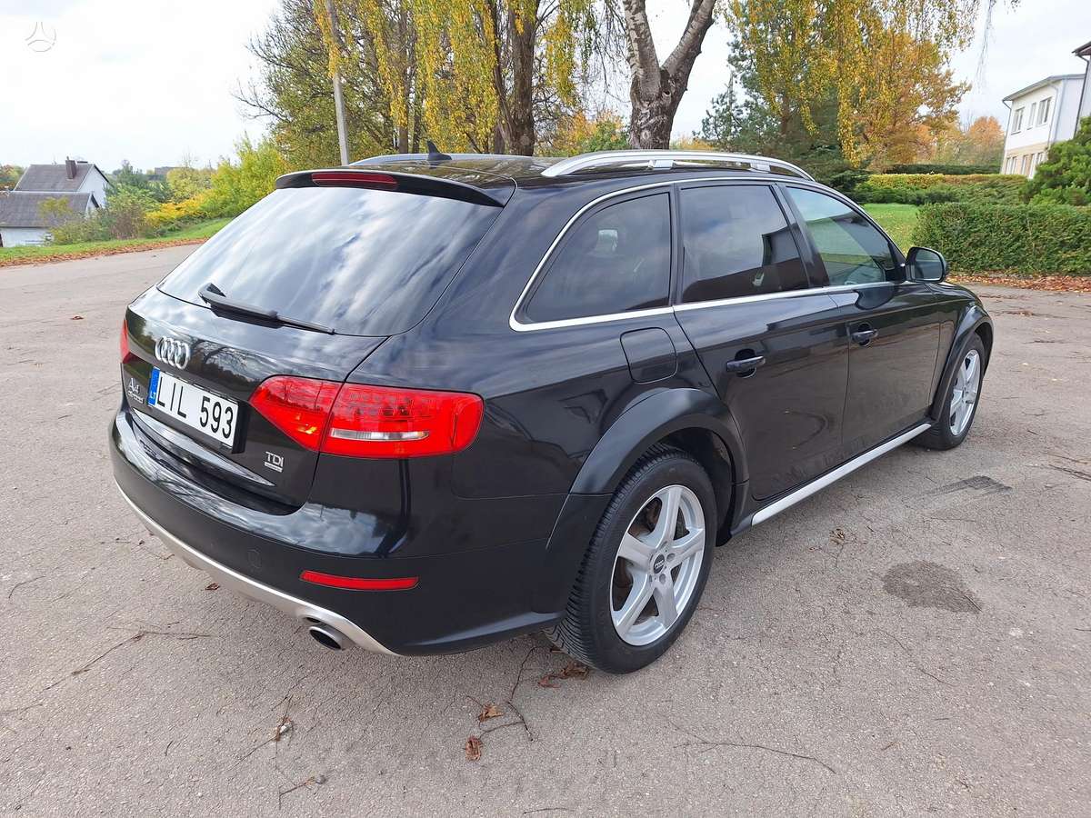 Audi A4 2011 — двигун 2967 cm³, 241 HP (177kW)