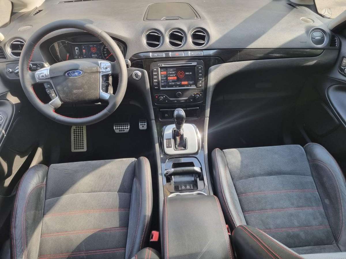 Ford S-MAX 2012 — photo 10
