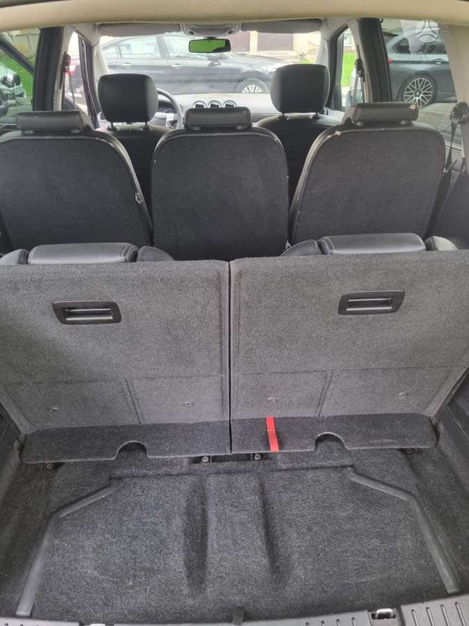 Ford S-MAX 2012 — photo 14