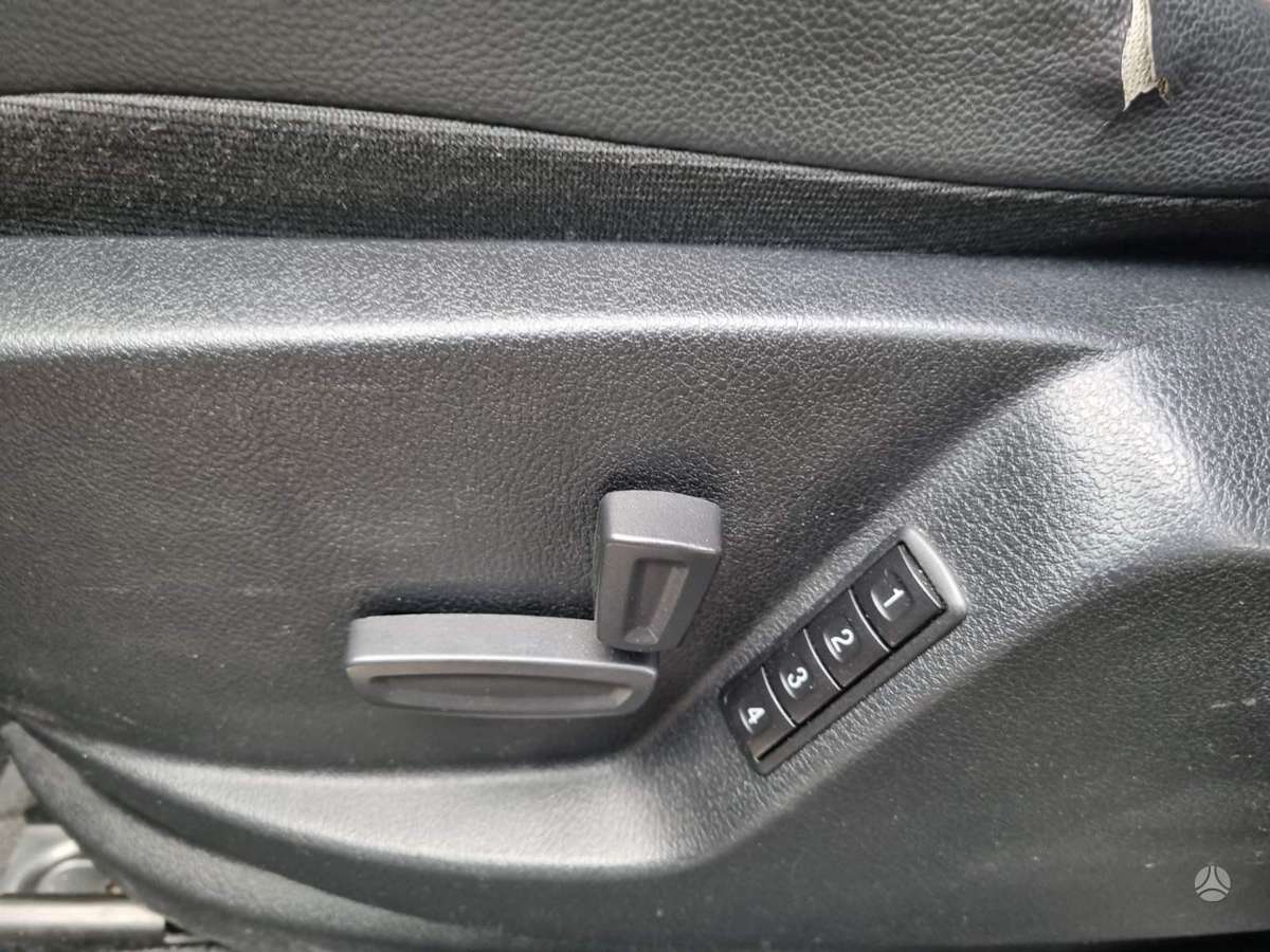 Ford S-MAX 2012 — photo 15