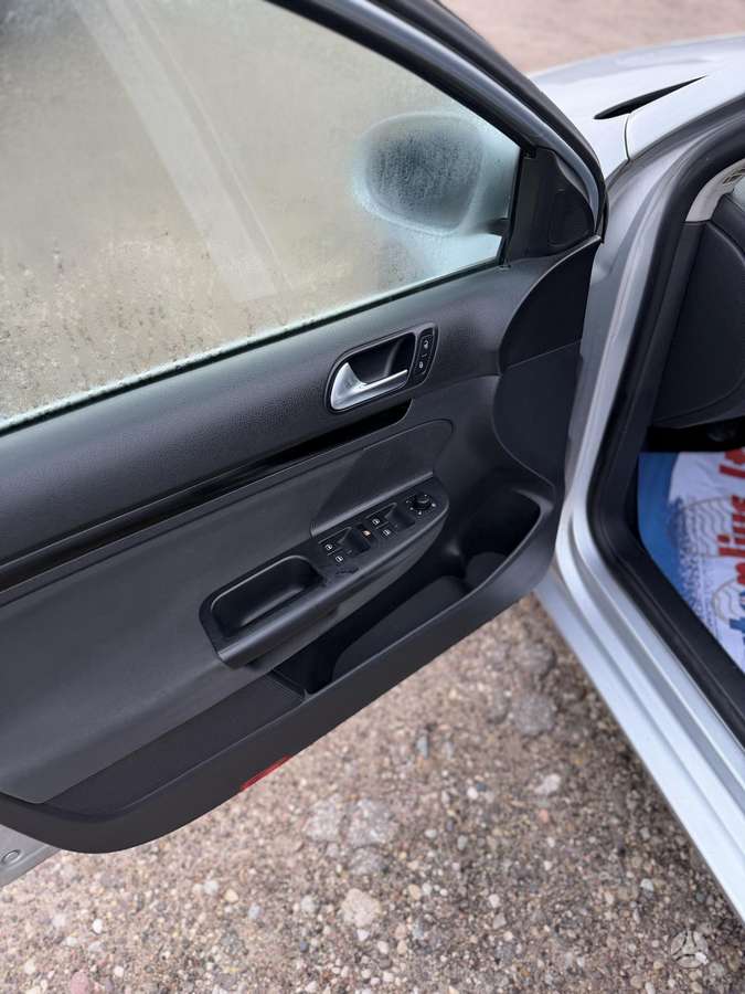 Volkswagen Golf 2010 — photo 11