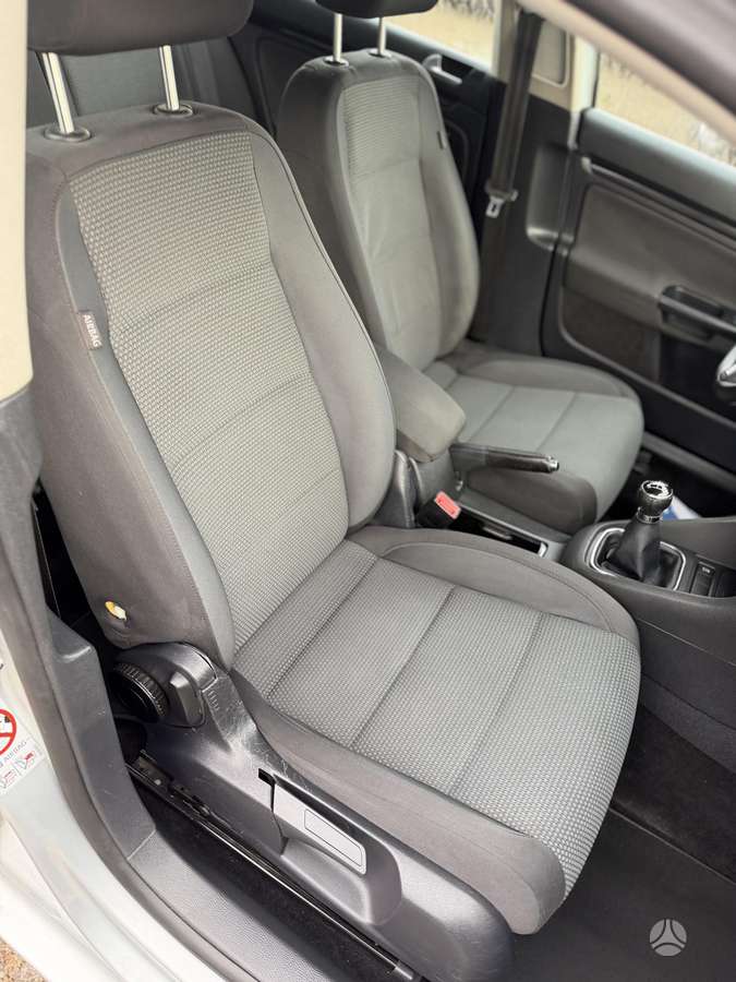 Volkswagen Golf 2010 — photo 12