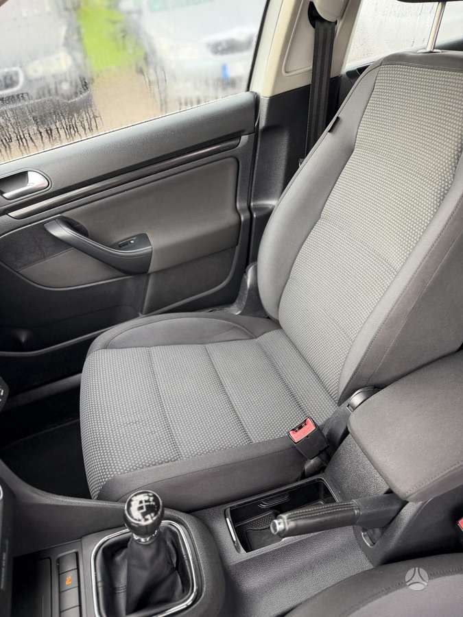 Volkswagen Golf 2010 — photo 14