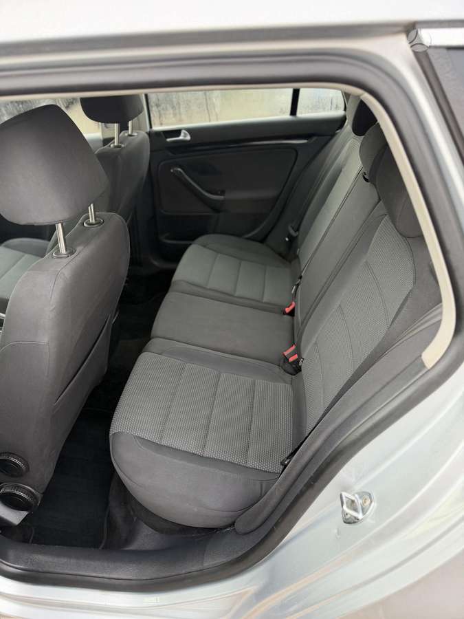 Volkswagen Golf 2010 — photo 16